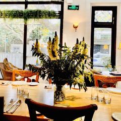 Chartres Garden User Photo