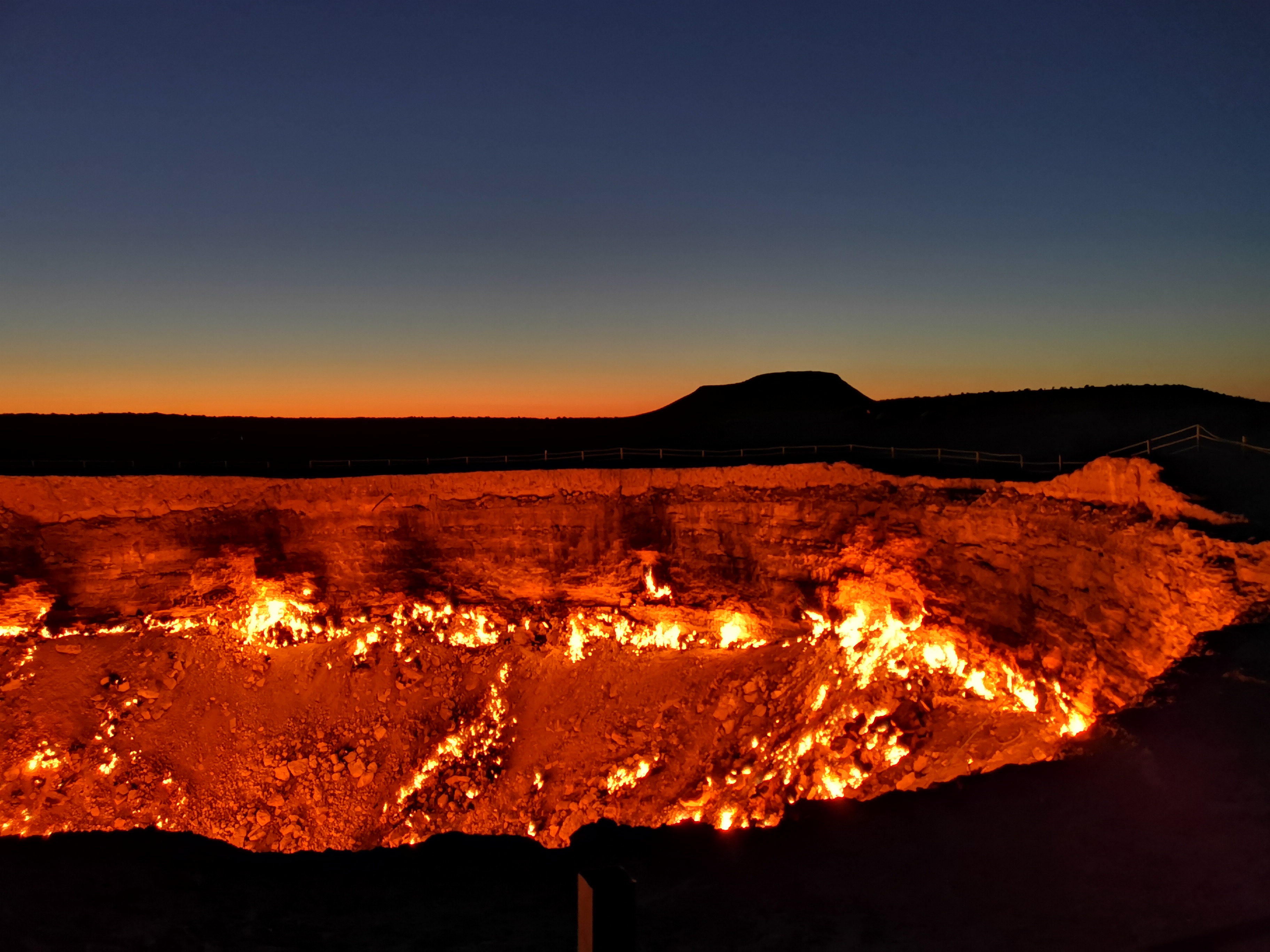 ダルヴァザ ガス クレータ 地獄の門 アシガバート の旅行レビュー Trip Comトラベルガイド