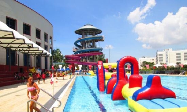 Jurong East Swimming Complex attraction 