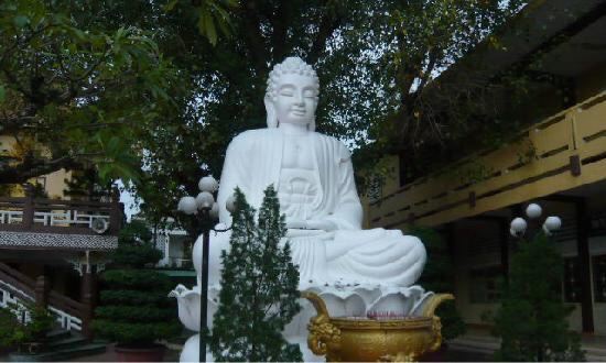 Phap Lam Pagoda