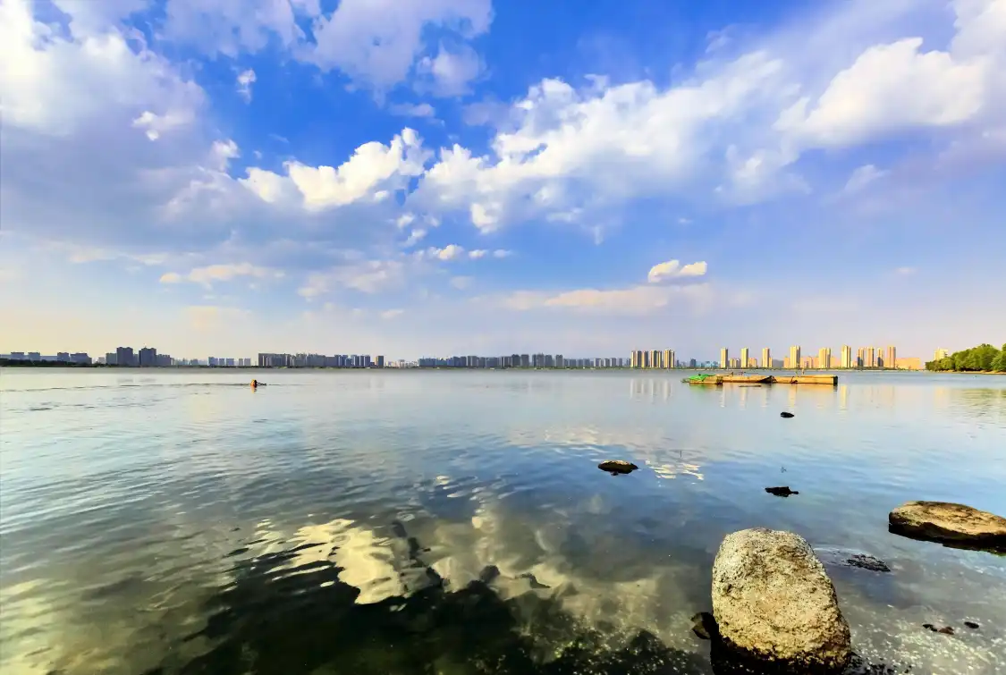 Hotels near Jinyang Lake
