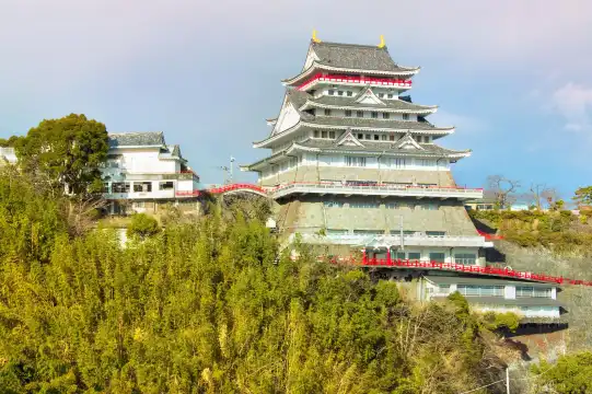 鄰近熱海城的酒店