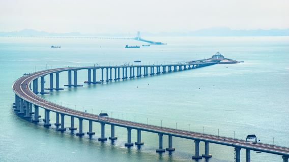 Hong Kong - Macau, Macau - Hong Kong through-boundary train (Hong Kong-Zhuhai-Macao Bridge) Alpha 7