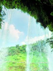 Water Curtain Cave