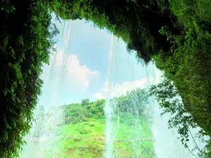 Water Curtain Cave