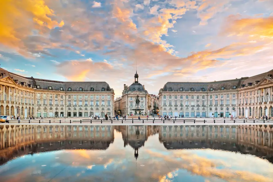 Place de la Bourse (Place Royale)