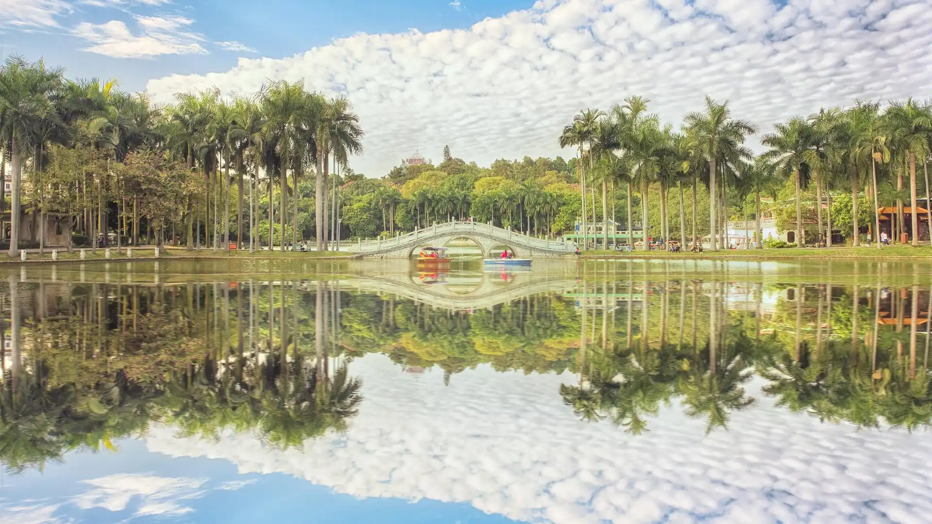 Hotels near Nanning People's Park