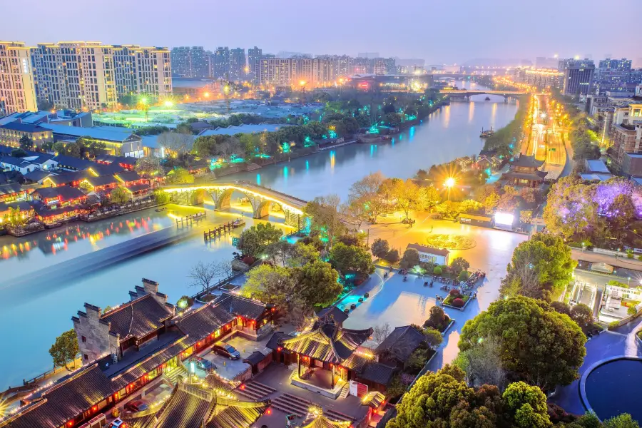 Ночная поездка по каналу Ханчжоу