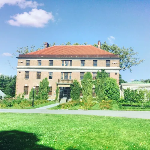 Snug Harbor Cultural Center & Botanical Garden