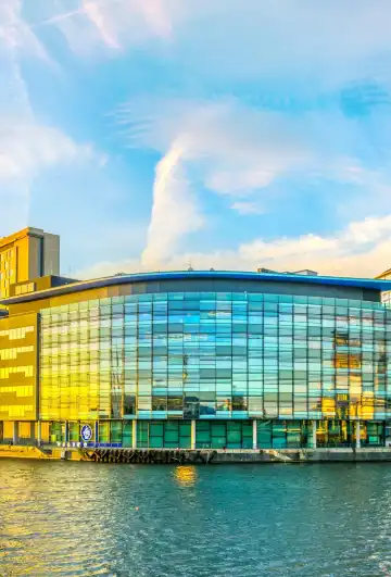 Hotels near BBC Dock House