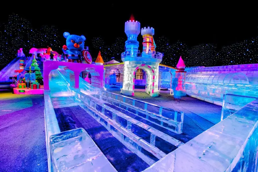 Qingyuan Fantasy Ice Kingdom