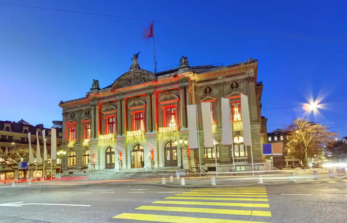 Отели рядом с достопримечательностью «Lake Geneva Theatre»