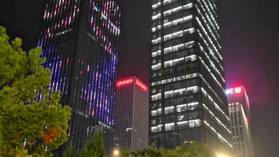 钱江新城灯光秀是2016中国杭州G20峰会后杭州的一张新城市