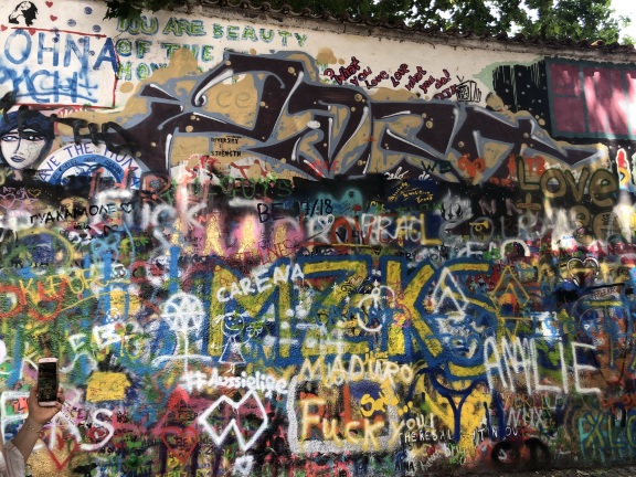 ジョン レノンの壁 プラハ の旅行レビュー Trip Comトラベルガイド