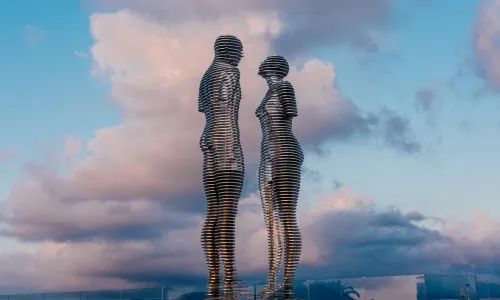 Statua di Ali & Nino