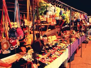 Hua Raw Night Market
