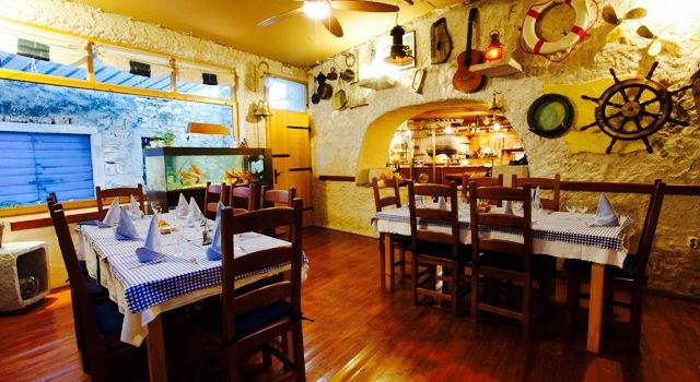 Tic Tac Restaurant