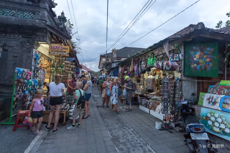 Ubud Art Market Bali  Traditional Art Market in Ubud Village