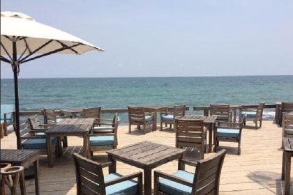 On the Sand restaurant Mango Bay resort