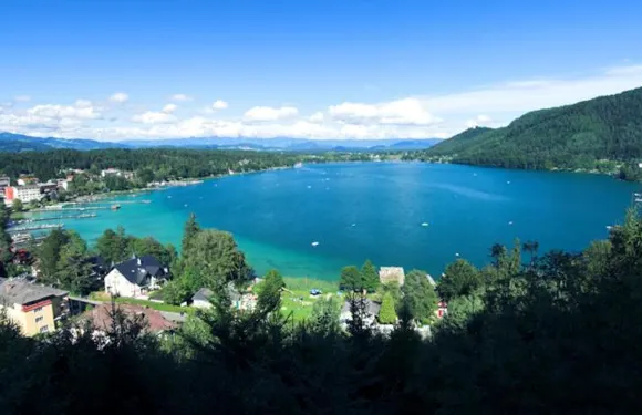 賴克曼特拉森酒店