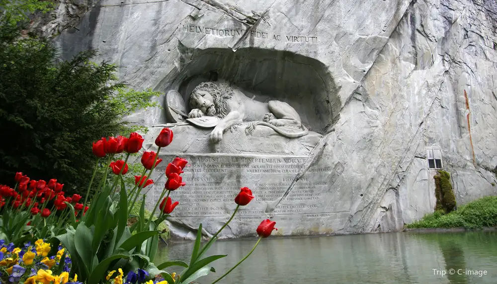 Monumen Singa Mati Lucerne