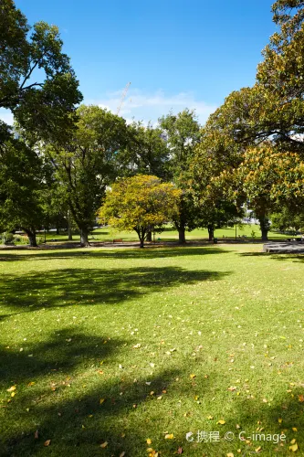 Flagstaff Gardens