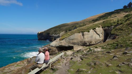 Tunnel Beach Track