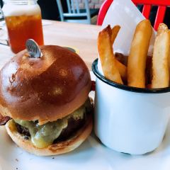 Beef & Liberty ( Shanghai Centre ) Burgers User Photo