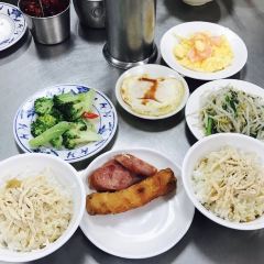 梁記嘉義雞肉飯張用戶圖片