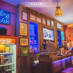 Jungle Burger Sports Bar & Bistro 여행 사진