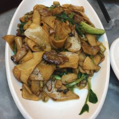 Ai Ruo Chun (KunMing JinBi Park) User Photo