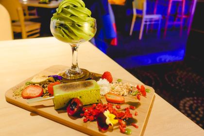 One Tea Lounge & Grill