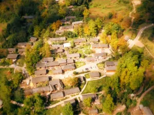 Tuo Le Ancient Ginkgo Scenic Ared