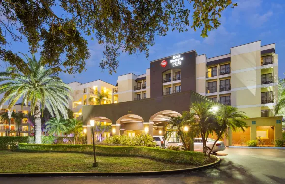 迪爾菲爾德海灘貝斯特韋斯特優質套房酒店