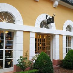 Schlossschaenke auf dem Johannisberg User Photo