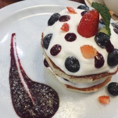 Le Monde Cafe User Photo