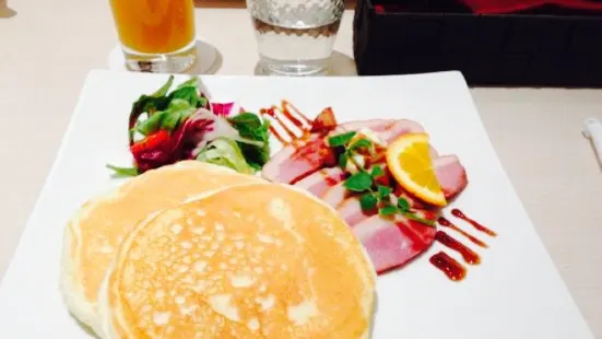 Takarazuka pancake Specialty restaurant voila café