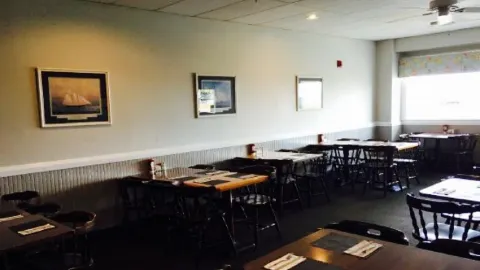 Schooner's in Hull