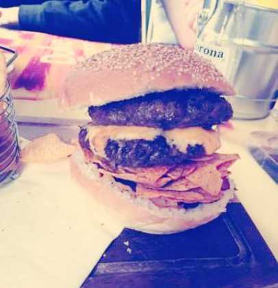 Double B -Bar & Kitchen-