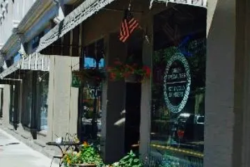 Christo's Famous Pizza