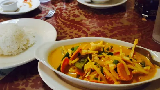 Golden Chopstix Vietnamese & Thai Restaurant
