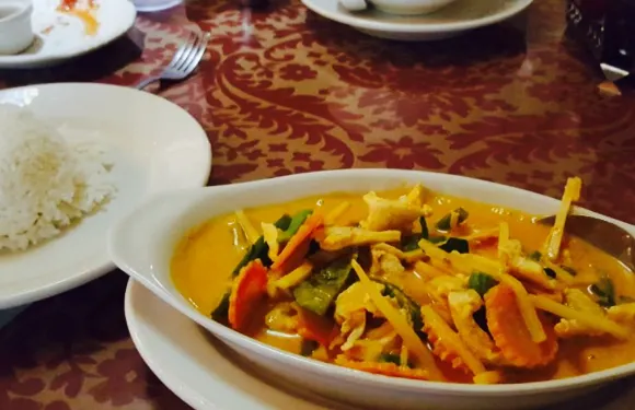 Golden Chopstix Vietnamese & Thai Restaurant