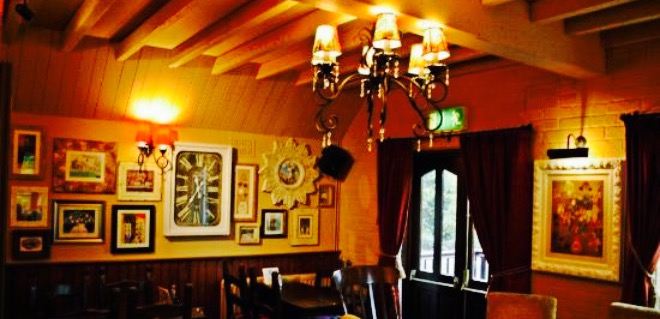 Horse Shoe Inn
