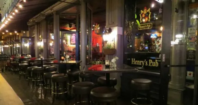 Henry's Pub