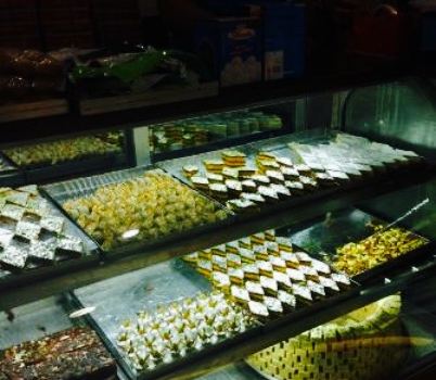 Vasudev Doodh Bhandar