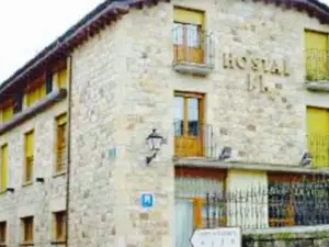 Hostal J J
