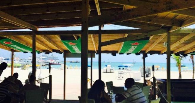 Kool Vibes Beach Bar & Restaurant