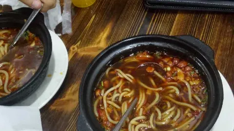 大嘴巴重庆酸辣粉(解放中路店) in Линьву