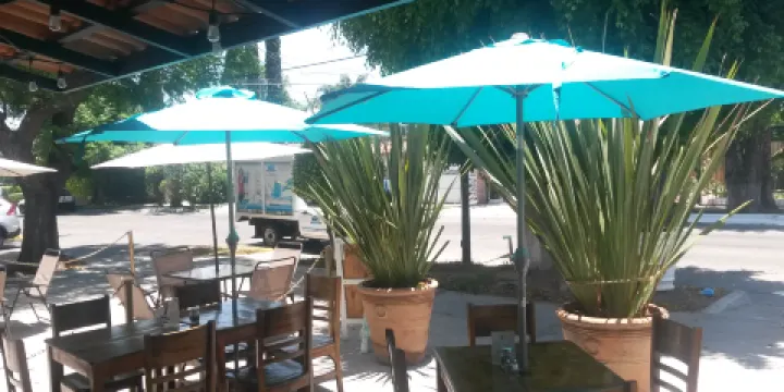 Algun Lugar Pizzeria