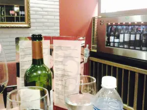 D'Vinos - Wine Store